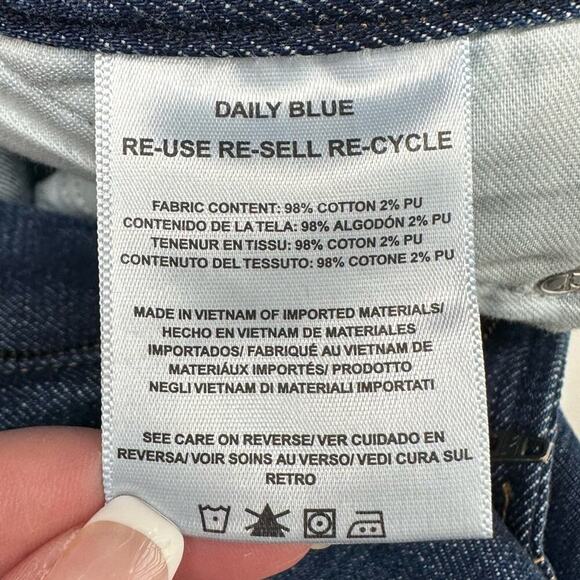 NWT | Daily Blue | LEG Nidra Slim Barrel Jeans | Legacy | Size 30 - Picture 9 of 16